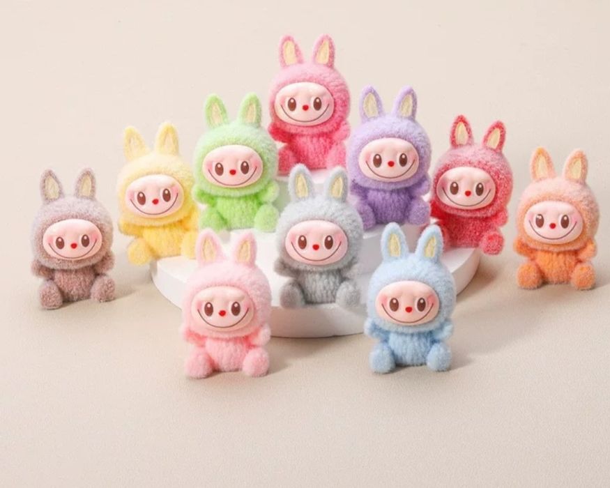 Продаются светящиеся в темноте куклы Лабубу