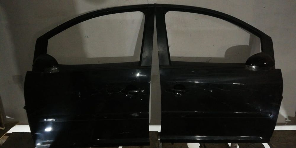 Двери передние,задние на Фольксваген Тоуран