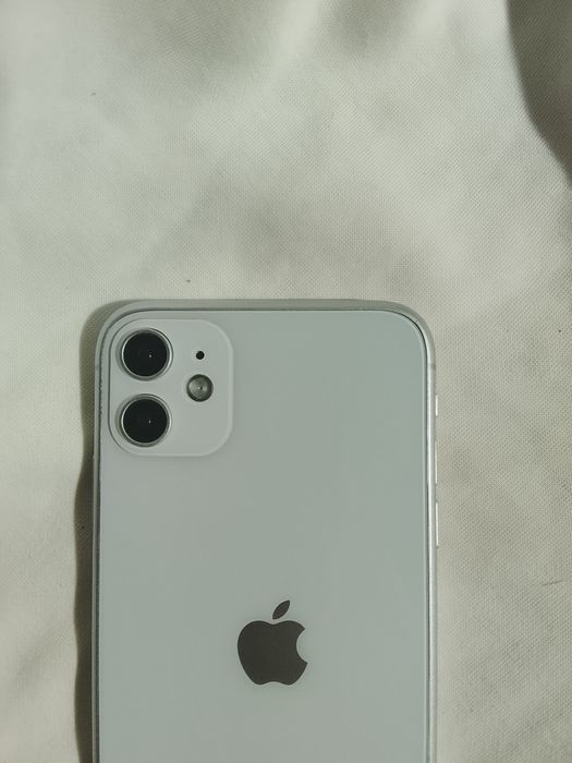 Продам айфон 11 не работает вход зарядки АКБ 81% купил месяц назад