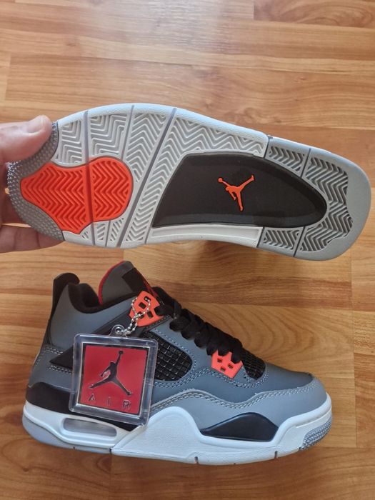 Adidași Jordan patru