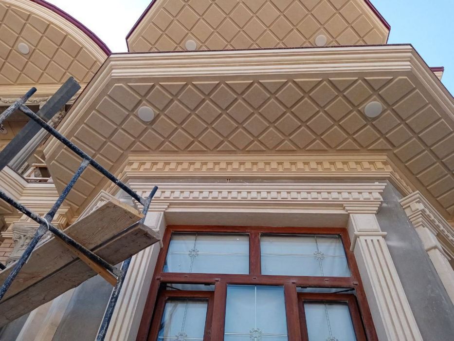 Цоклга ГРАНИТ Фасадга ТРАВЕРТИН тошлар ўрнатамиз. Стаж 16 йил