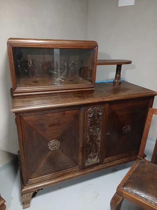 Комплект старинни мебели бюфет, витрина, маса, 6 стола