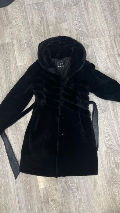 Продам натуральную  шубу