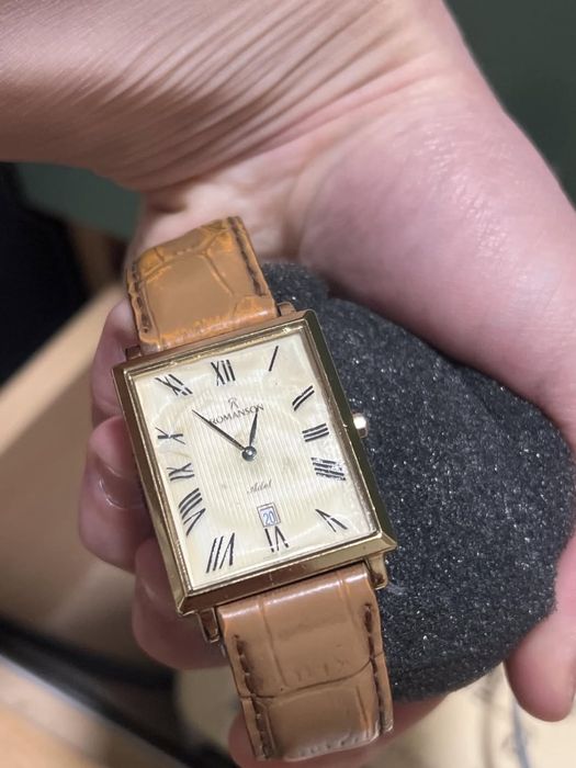 Продаю часы Romanson