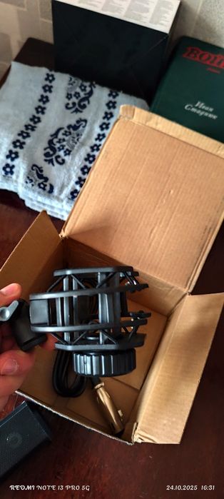 Канденсаторный микрофон студия