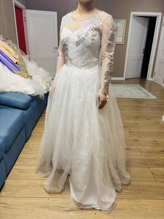 Продам платье свадебные