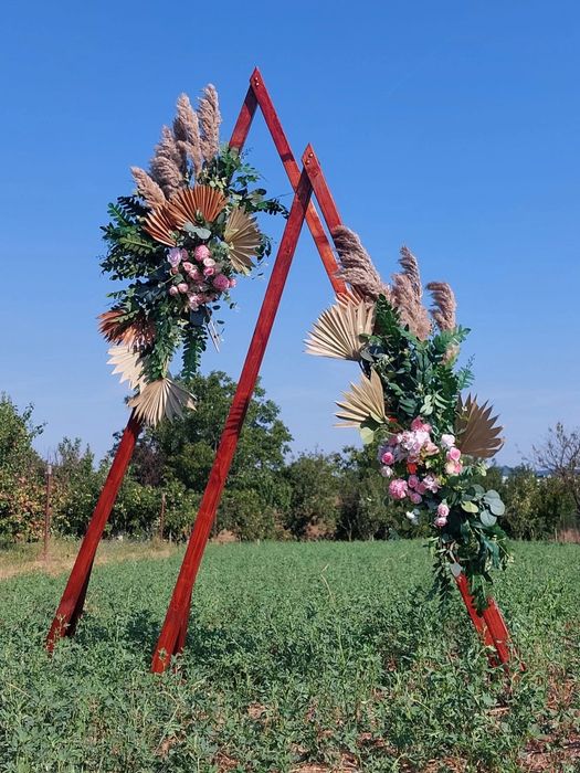 Arcada metalica & de lemn de inchiriat