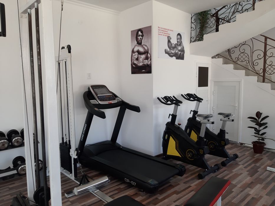 Женский и мужской Тренажерный зал в Кагане