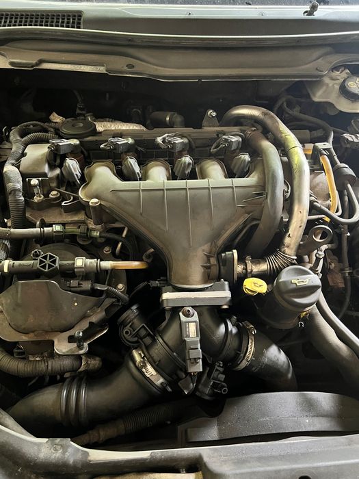 Продавам мотор 2l hdi 136hp