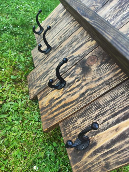 Ръчно Изработена Дървена Закачалка