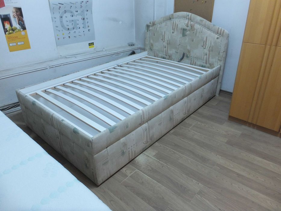 Pat dormitor frumos tapitat senior 120x200 cu lada de lenjerie/saltea