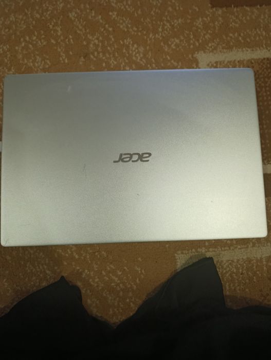 Ноутбук сотилади.