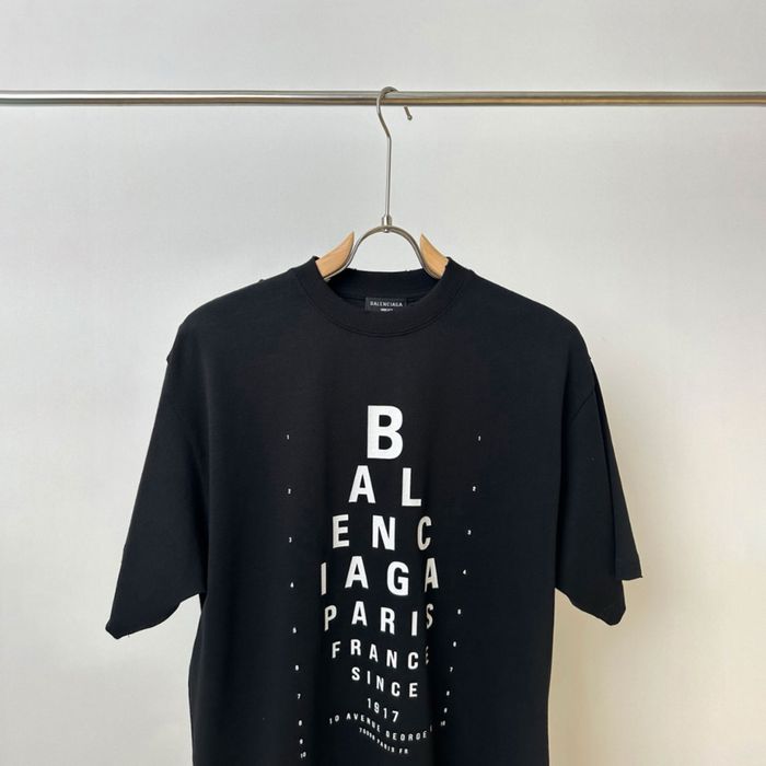 Мъжка тениска Balenciaga модел 2026