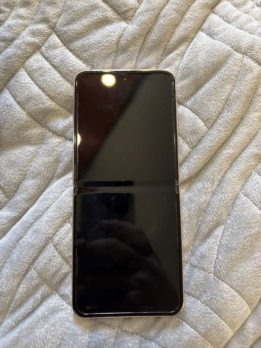Samsung Galaxy Z Flip 4