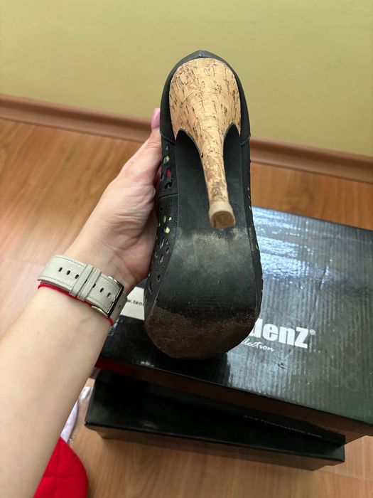 Официални обувки на висок ток