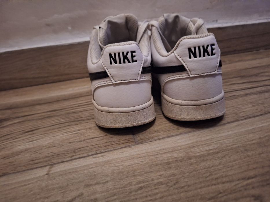 Adidasi nike court vision