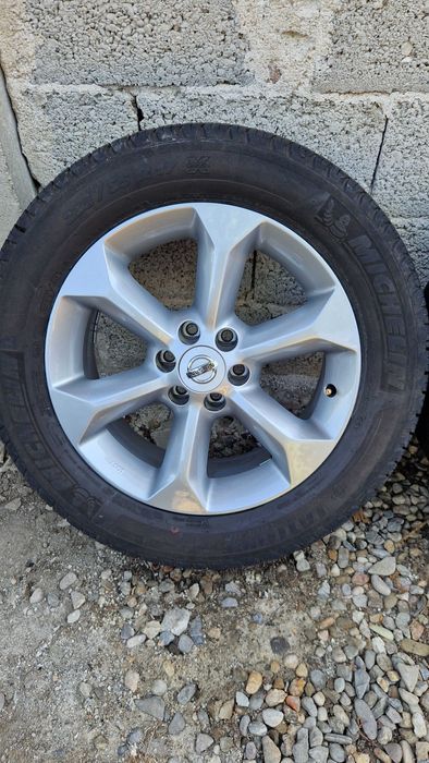 NISSAN NAVARA джанти със летни гуми 235/55/17 7J×17 ET30 6×114,3
