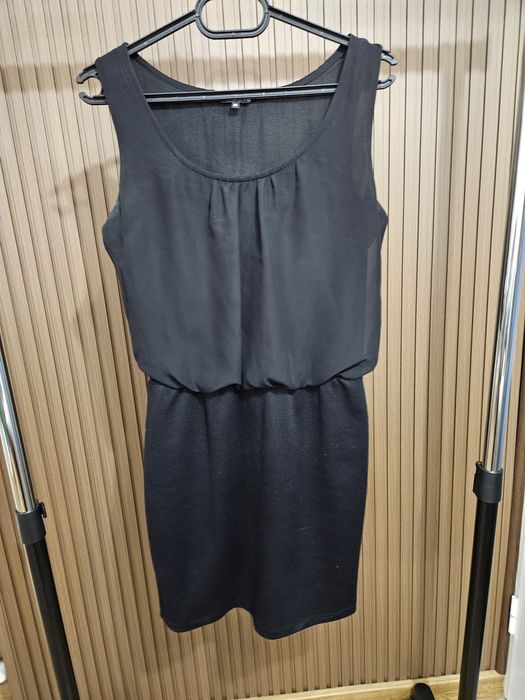 Продавам дамски рокли