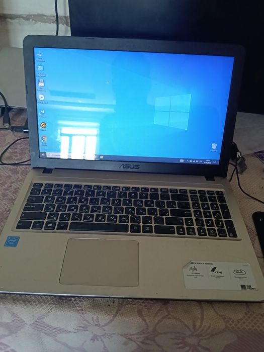 Asus celeron N3060 4/250gb