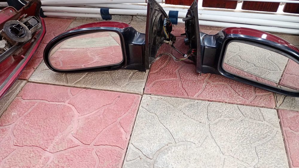 Vând alternator,electromotor,oglinzi,stopuri spate