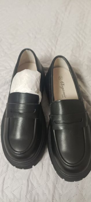 Продам детские туфли