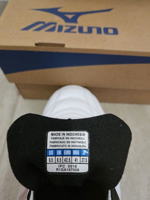Ghete fotbal Mizuno Monarcida – mărimea 42.5