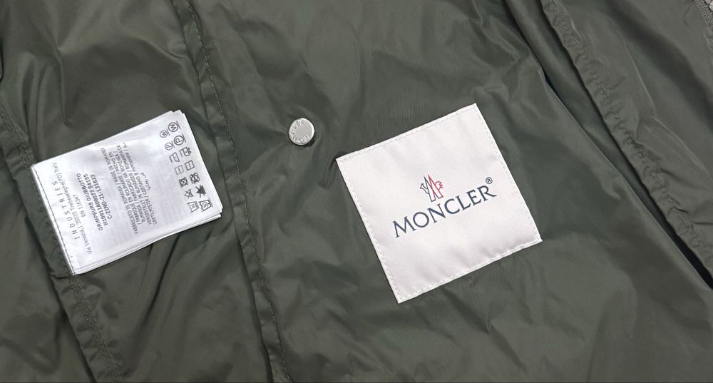 Мъжка оригинална ветровка MONCLER
