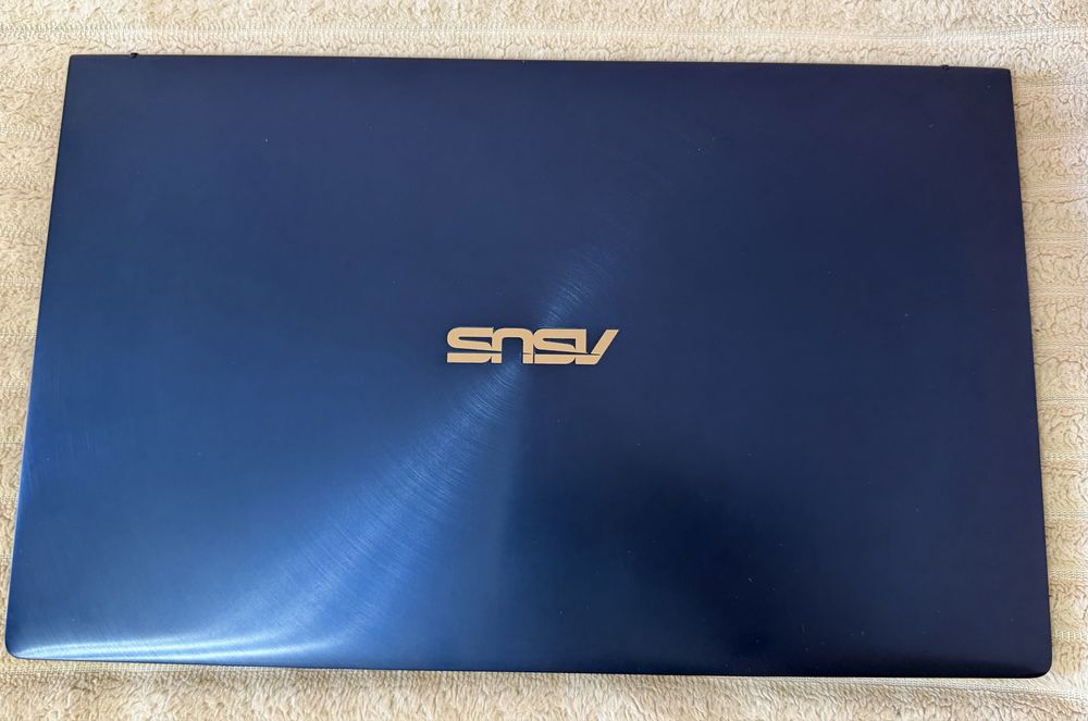 ASUS ZenBook 14" UX433FAC