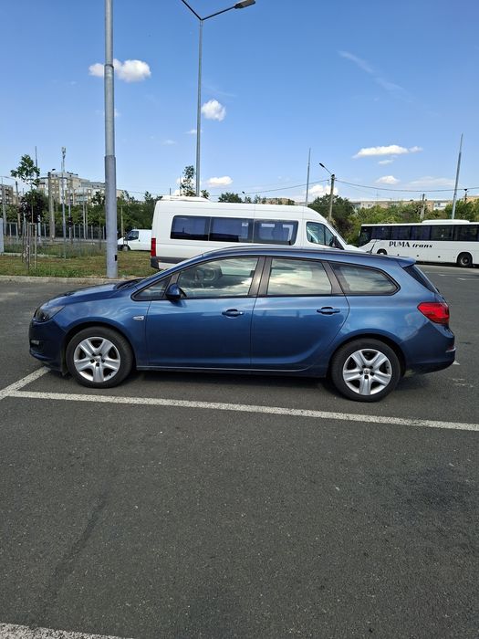 Opel Astra J Sports Tourer, an 2016, 1.6 CDTI, 218.000 km, înmatriculat