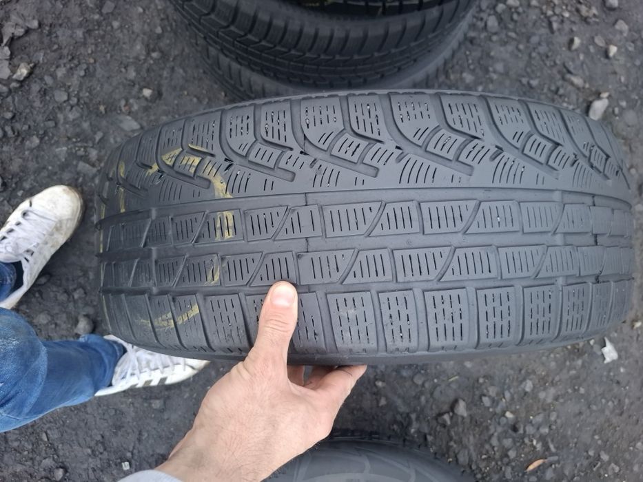Vand  2 anvelope  225 60 17 pireli de iarna bune