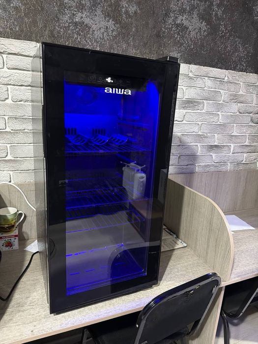 минихолодильник минибар Aiwa 98лит
