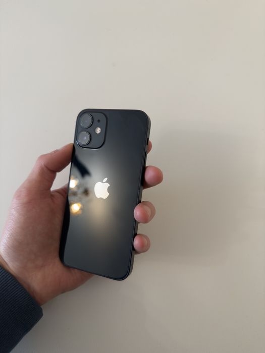 продаю Айфон 12 мини