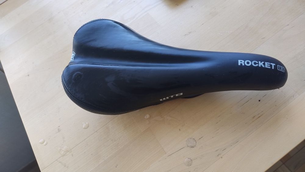 Vand sa bicicleta