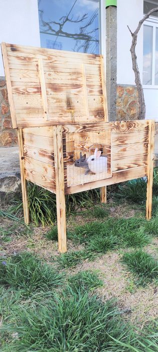 Зайчарник, Дървена клетка за заек, Къща за заек от дърво