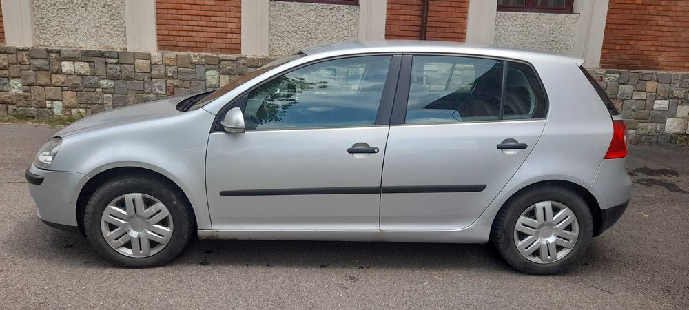 Volkswagen golf V