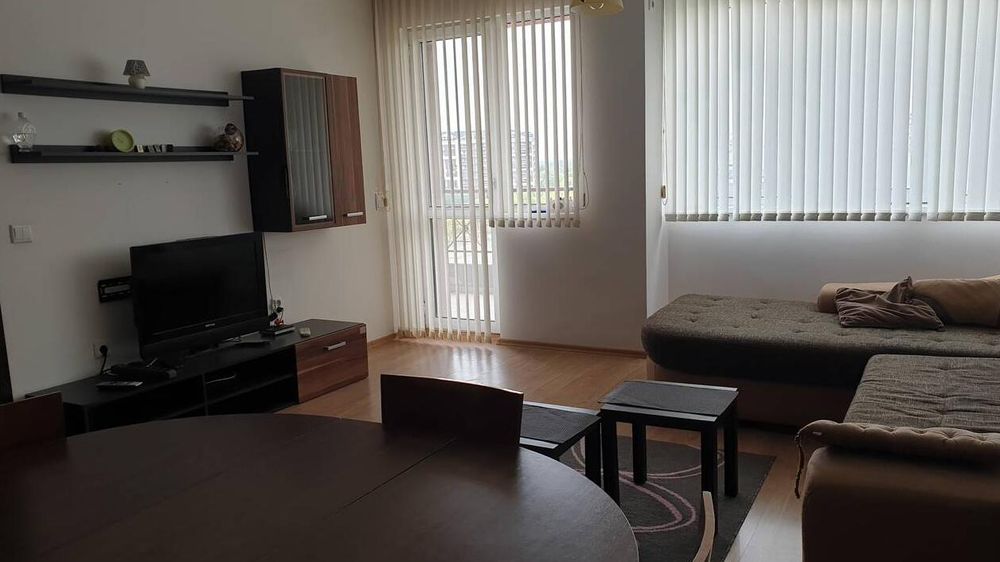 Дава се под наем Двустаен апартамент в Пловдив, Тракия - 70 кв.м за 350 € - Снимка #1