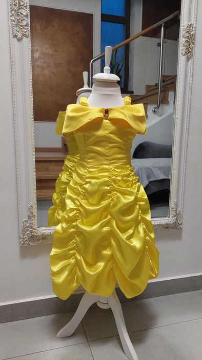 Rochita Stea Steluta Luna Soare Printesa Belle