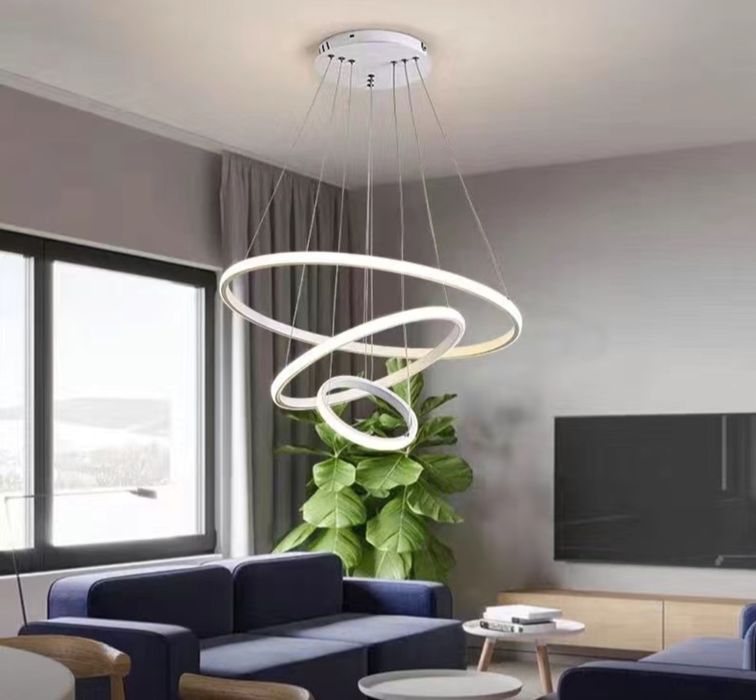 Продам новую люстру