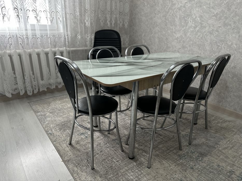 Продам стол со стульями