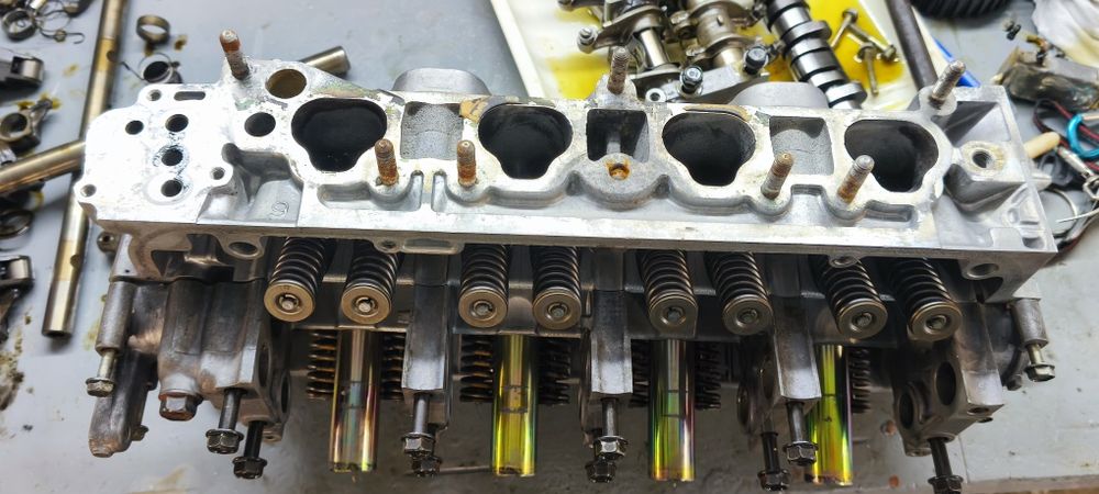 VTEC Глава за Хонда Д серия и доста други части d16z6 d16y8 d15z6