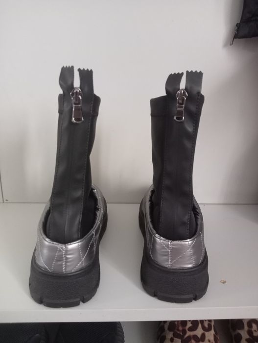 Продам дутики демисезонные