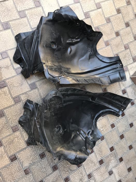 211Е Мерседез Бенз Подкрыльник