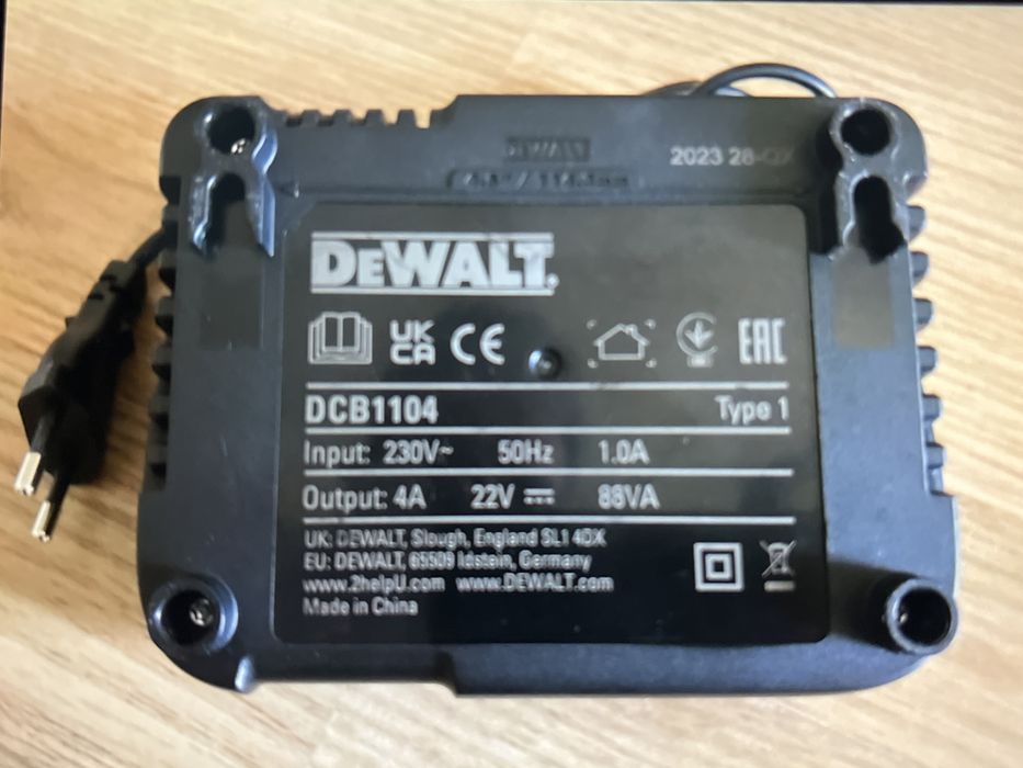 Încărcător XR-DeWALT-DCB1104 rapid (4Ah), ca si DCB115, original.