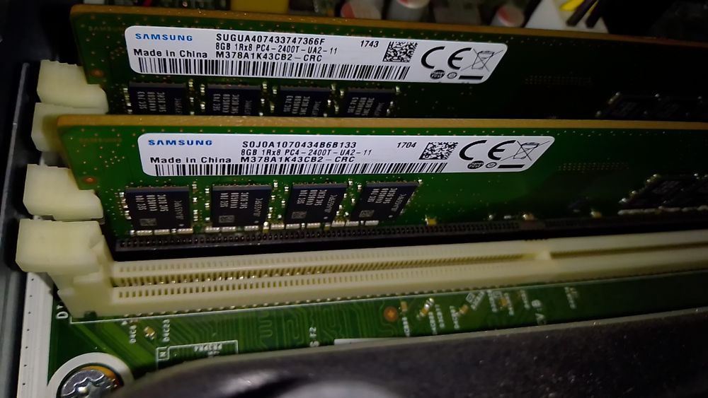 Ram Ddr4 2x8gb 2400 Samsung, за компютри различна седмица