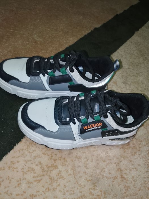 Oyoq kiyim kop kiyilmagan