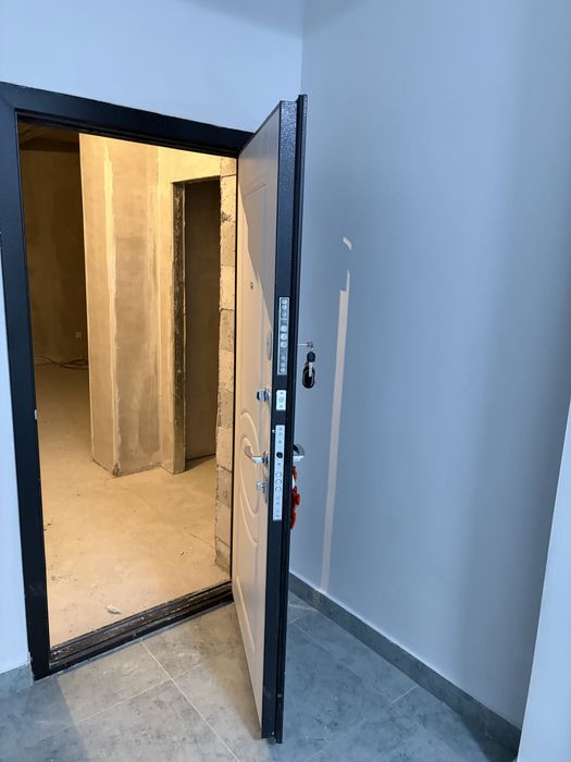 Продам входную дверь 205*96