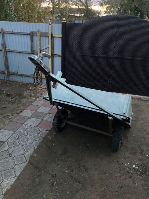 Прицеп на Авто срочно .