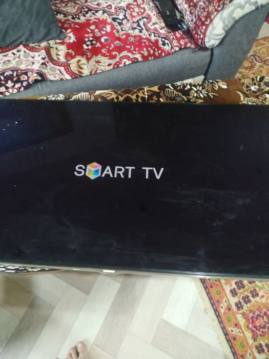 Продам телевизор на запчасти