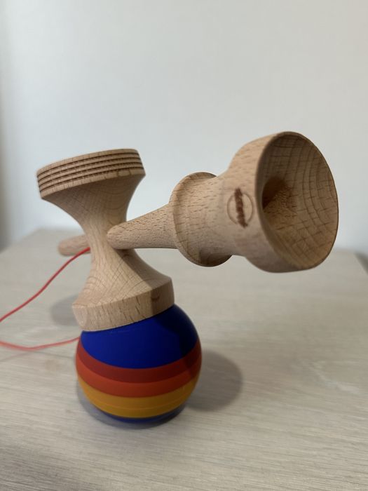 Vând Kendama Sweets Four Piece – FLUX – Turbo Shape, AntiSkid 2.0 Noua