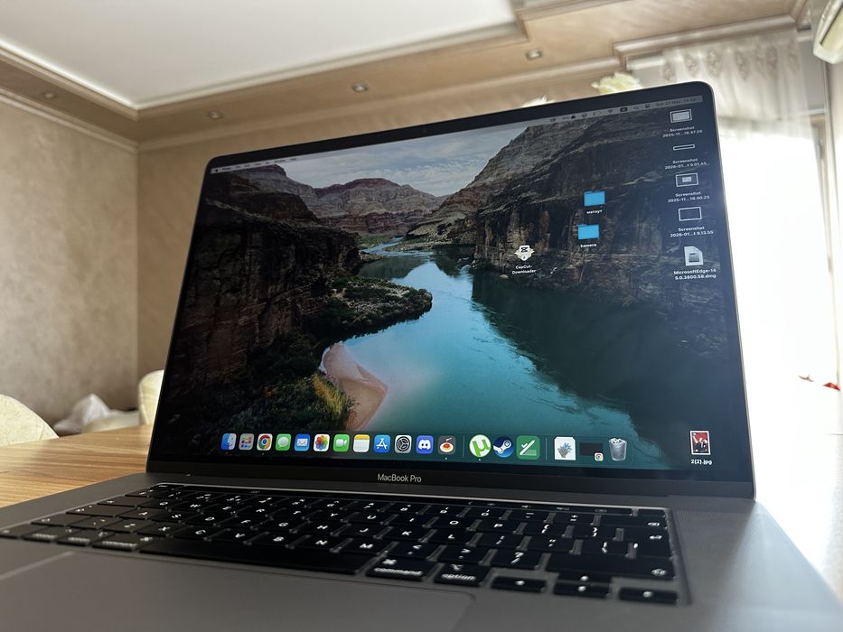 Macbook pro 2019 16inch i9-9980hk rx5500 8GB VRAM 16GB ram 1TB SSD